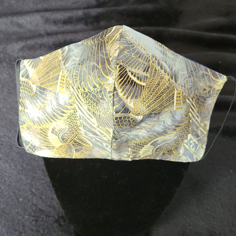 🌺Blue & Gold Onyx feathers mask🌺 Gold Thread!